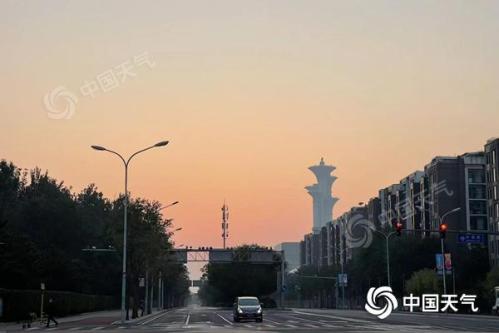 北京今晨有雾气来扰 夜间大部有小雨