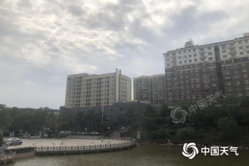 降雨降温！两股冷空气接连扰湖南 今日湘南部分地区或现中雨